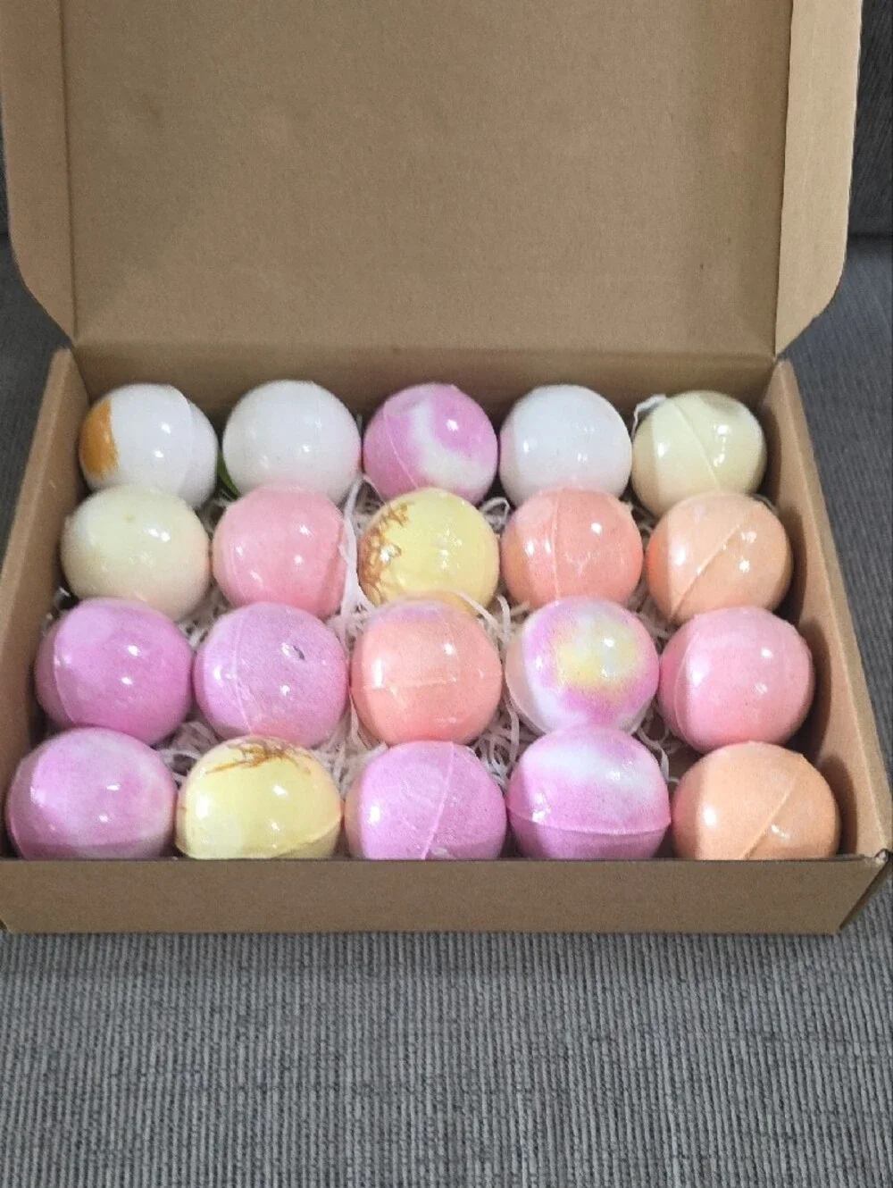 Pahxu bath bomb